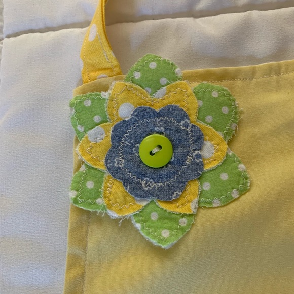 Vintage pillowcase apron in yellow. - Picture 3 of 3